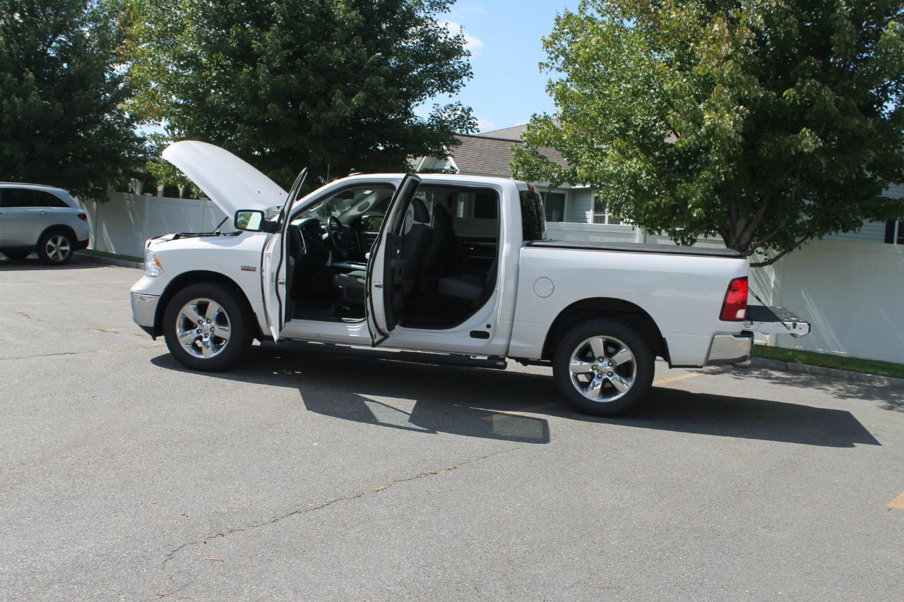 RAM 1500 SLT Crew Cab SWB 4WD 2016