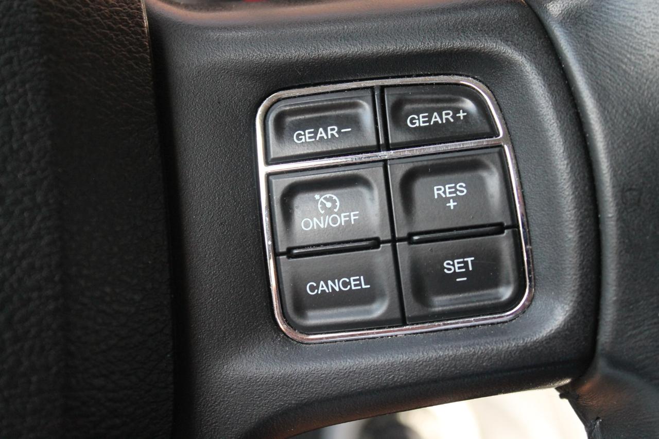 RAM 1500 SLT Crew Cab SWB 4WD 2016