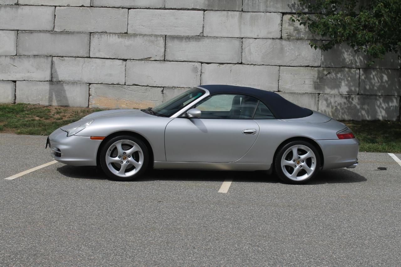 Porsche 911 Carrera Cabriolet 2003