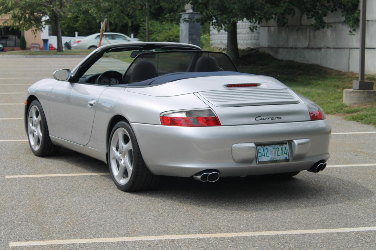 Porsche 911 Carrera Cabriolet 2003