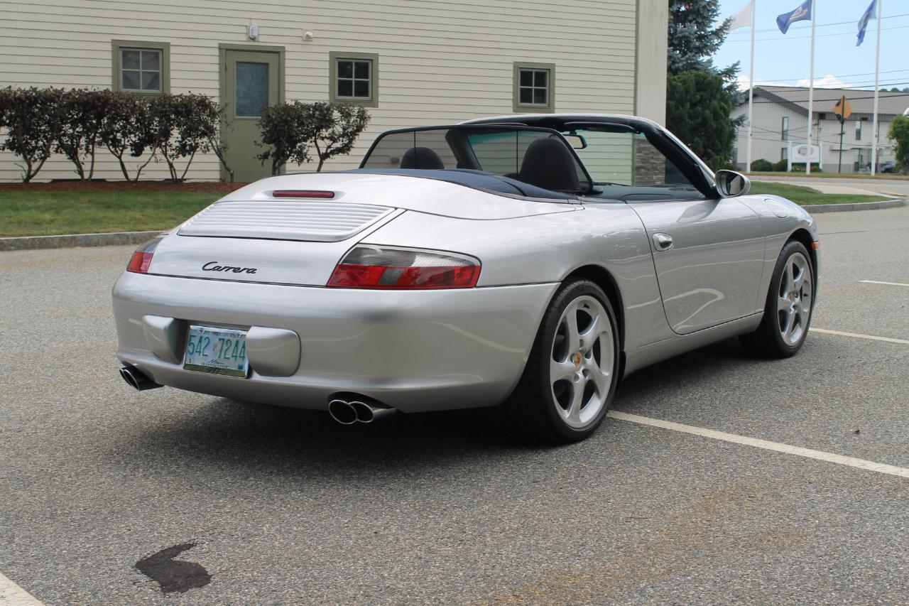 Porsche 911 Carrera Cabriolet 2003