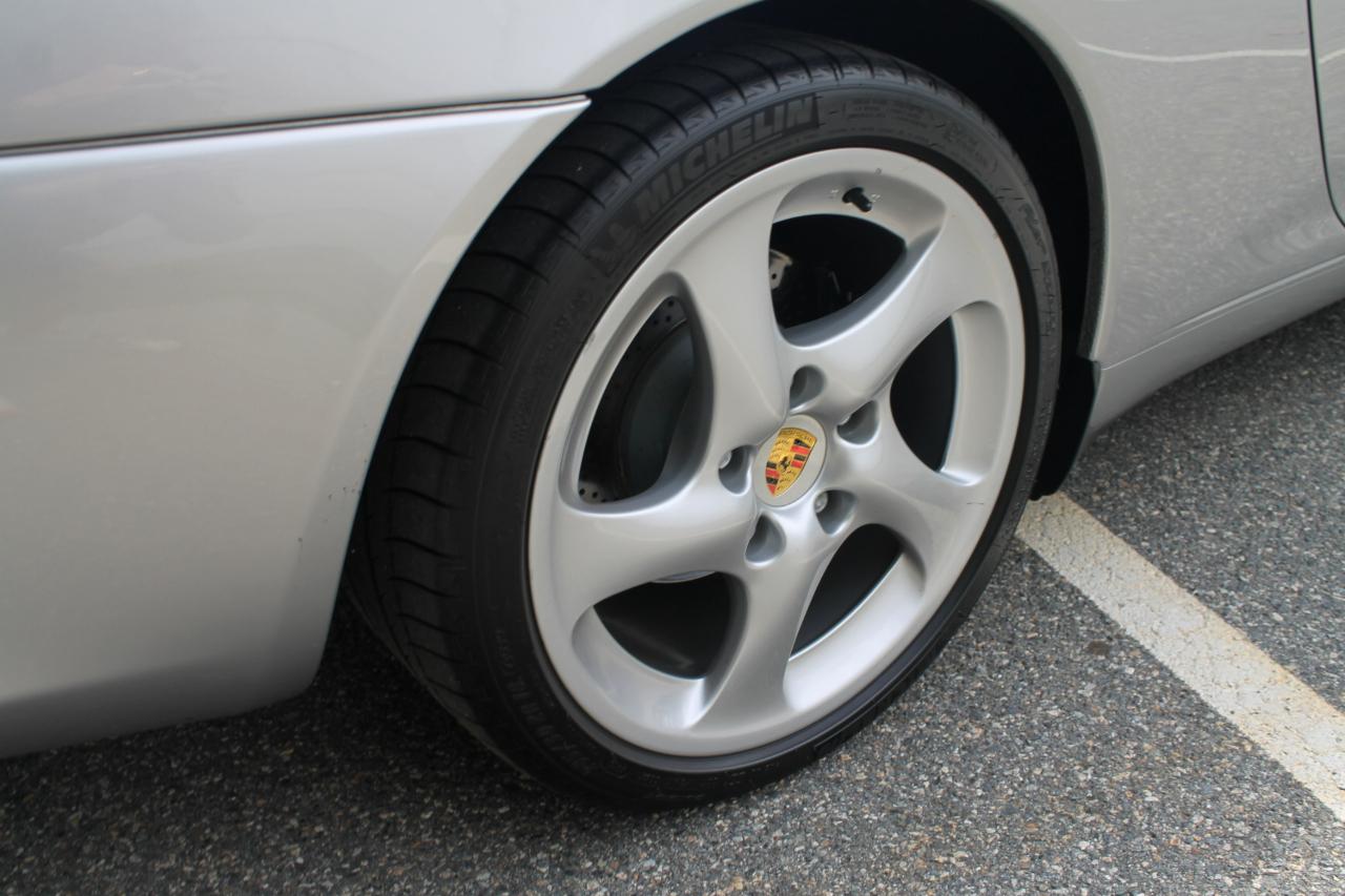 Porsche 911 Carrera Cabriolet 2003