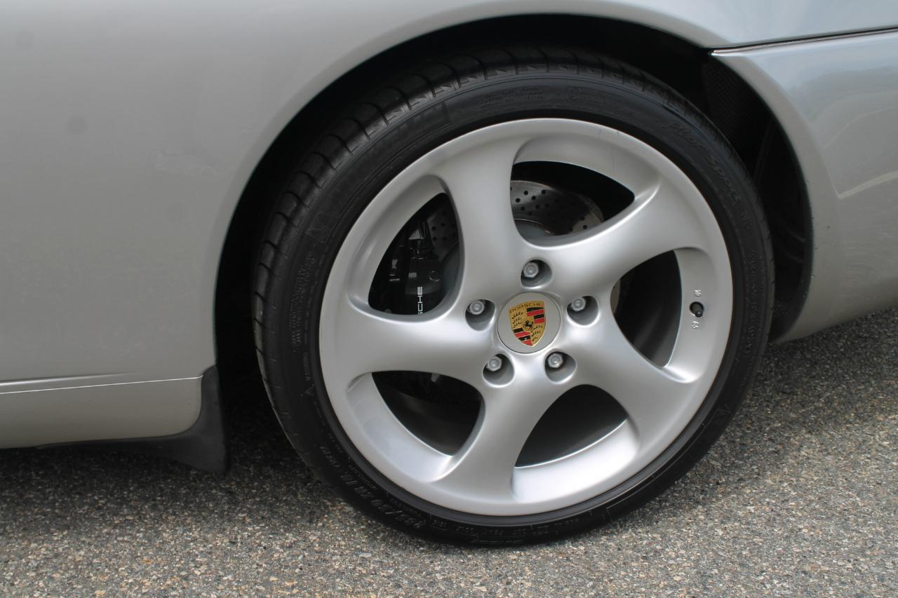 Porsche 911 Carrera Cabriolet 2003