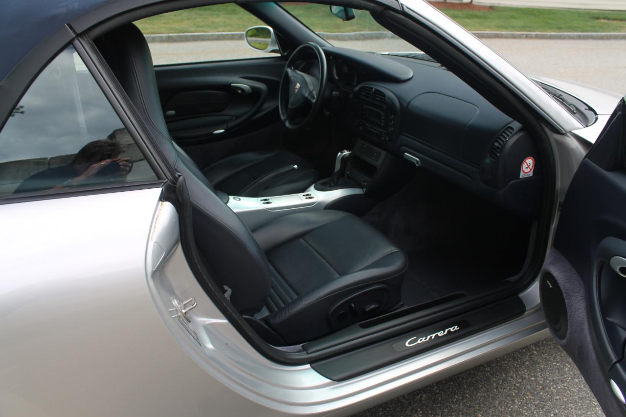 Porsche 911 Carrera Cabriolet 2003