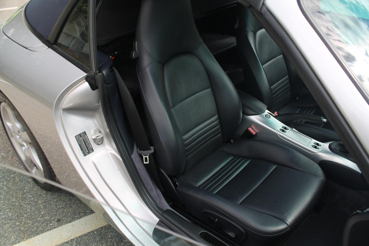 Porsche 911 Carrera Cabriolet 2003