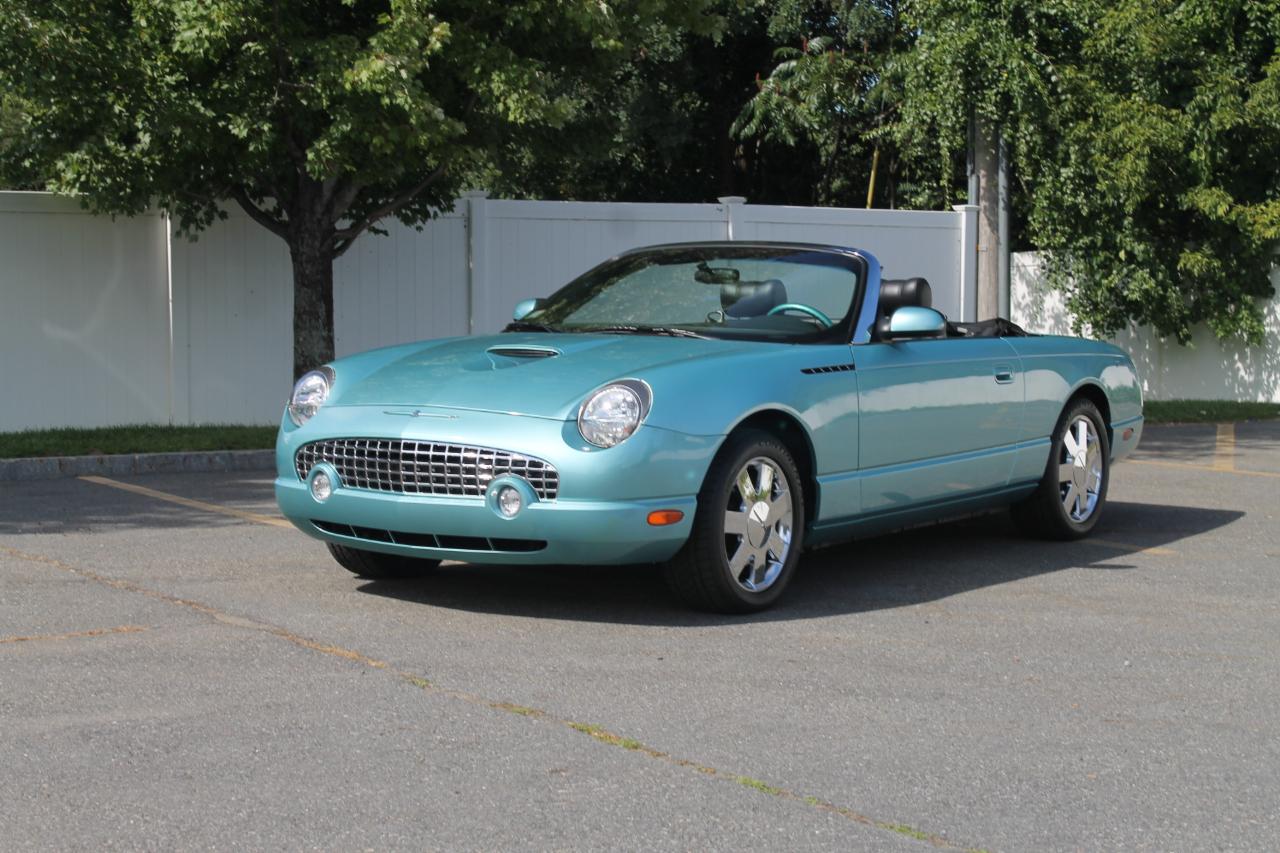Ford Thunderbird Deluxe 2002