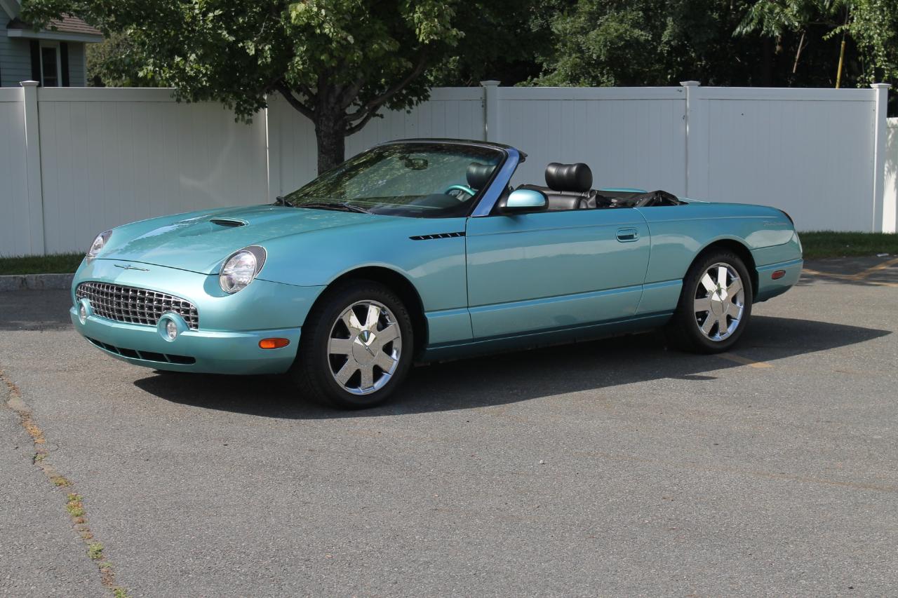 Ford Thunderbird Deluxe 2002