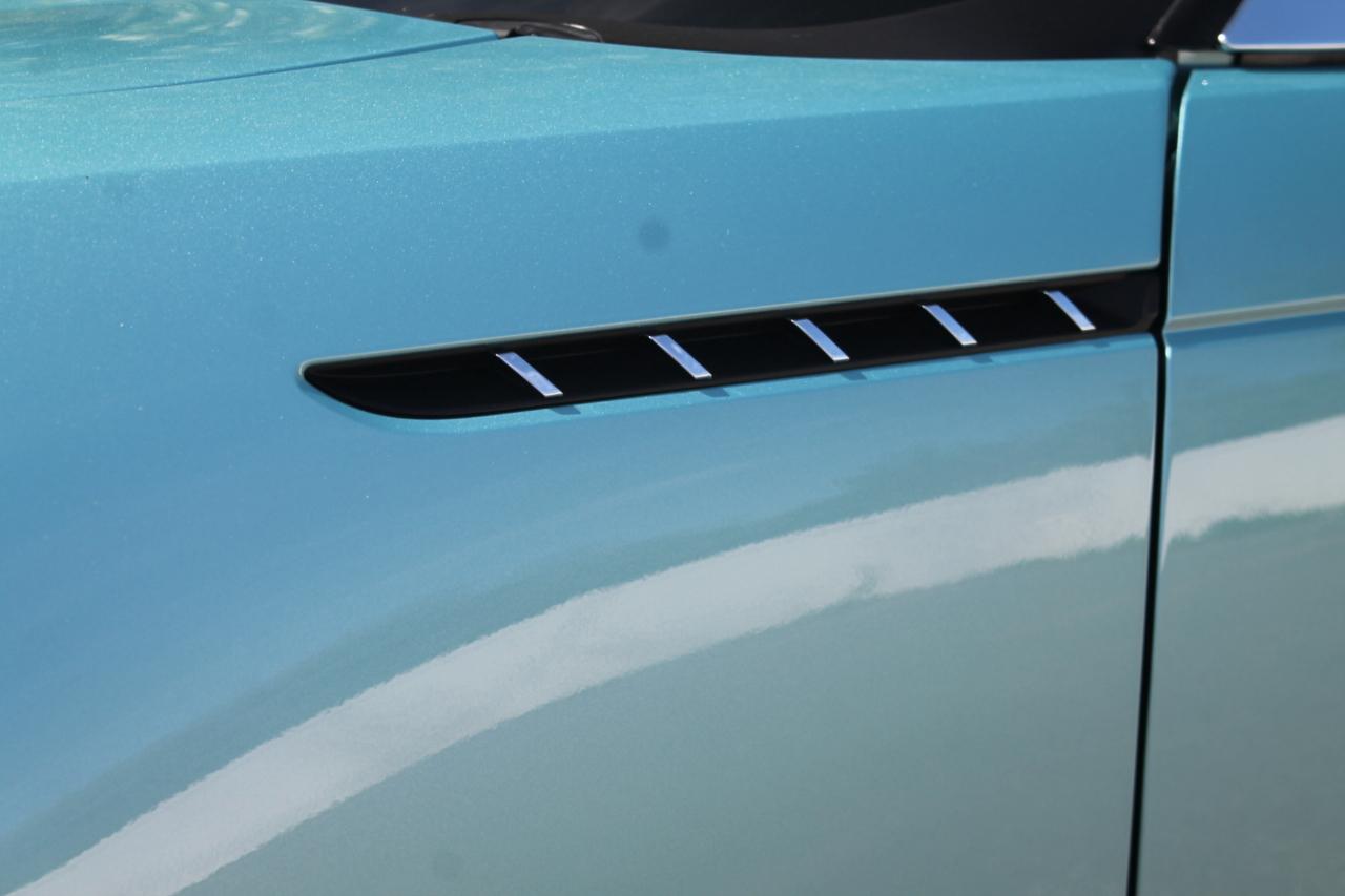 Ford Thunderbird Deluxe 2002