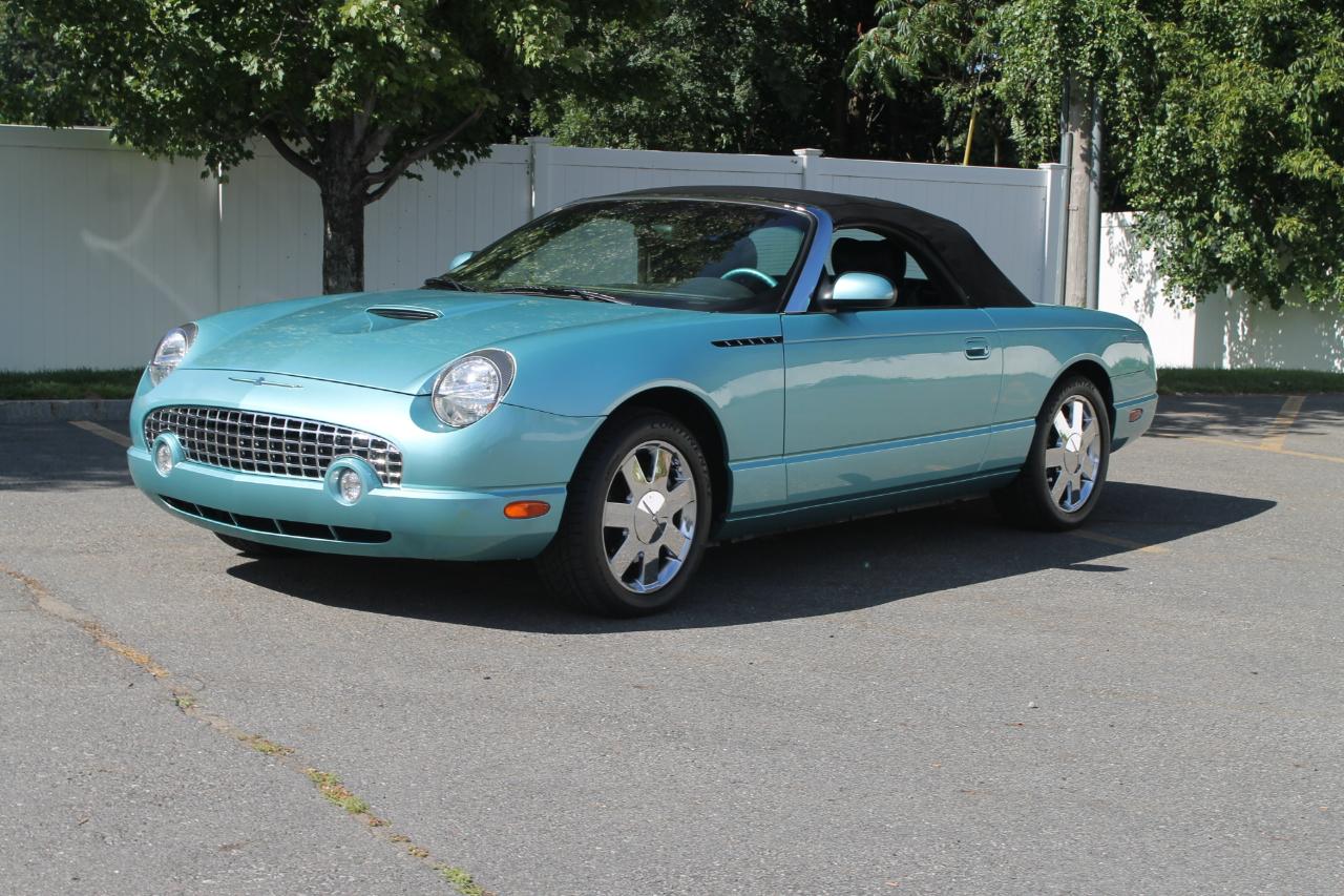Ford Thunderbird Deluxe 2002