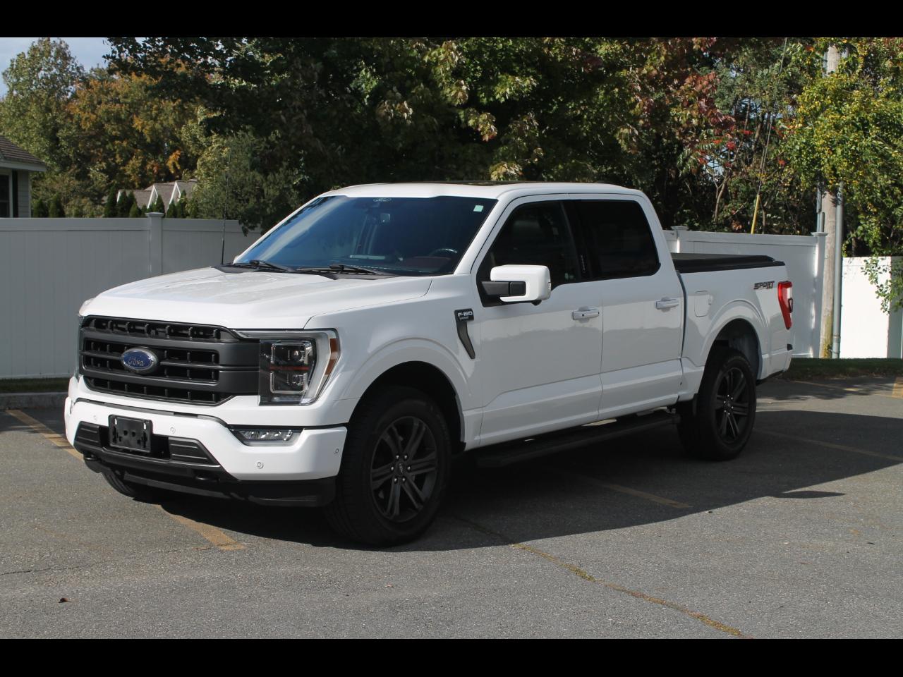 2022 Ford F-150 SuperCrew 150" Lariat 4WD