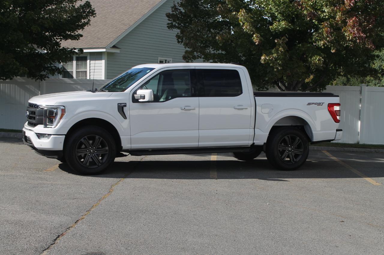 Ford F-150 SuperCrew Crew Cab 139" Lariat 4WD 2022