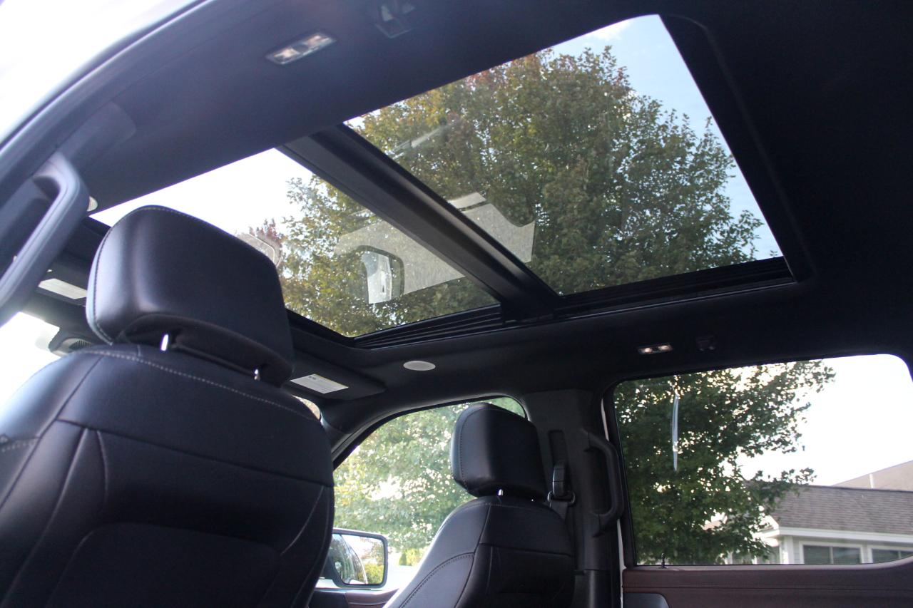 Ford F-150 SuperCrew Crew Cab 139" Lariat 4WD 2022
