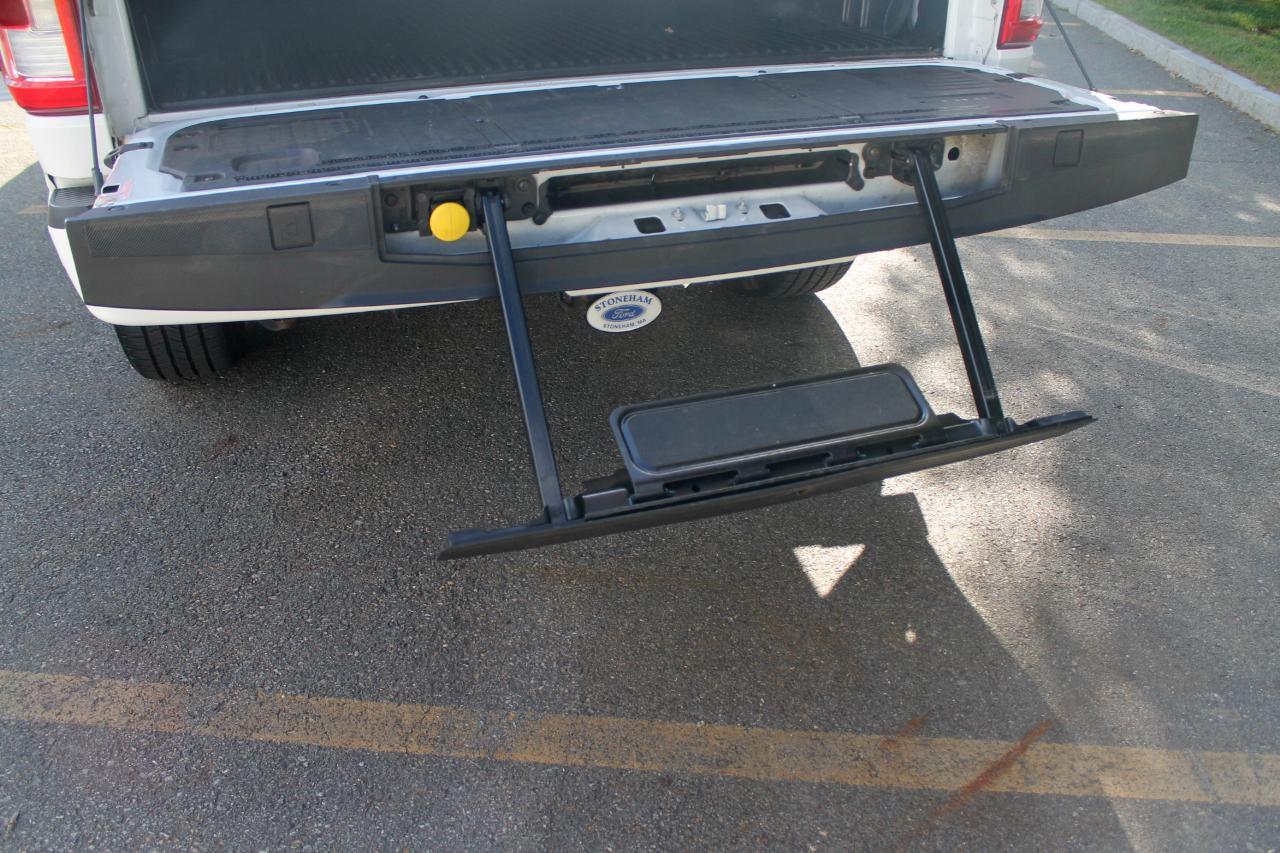 Ford F-150 SuperCrew Crew Cab 139" Lariat 4WD 2022