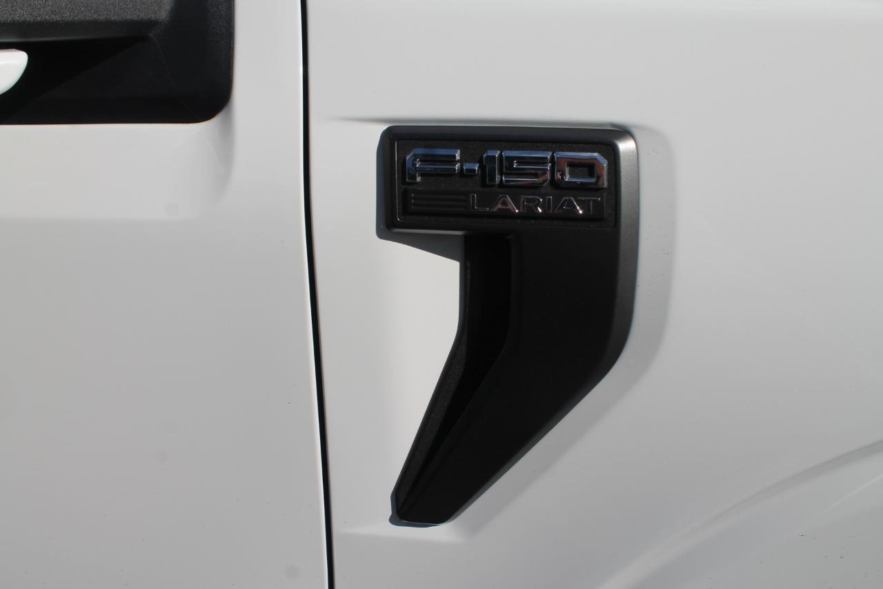 Ford F-150 SuperCrew Crew Cab 139" Lariat 4WD 2022