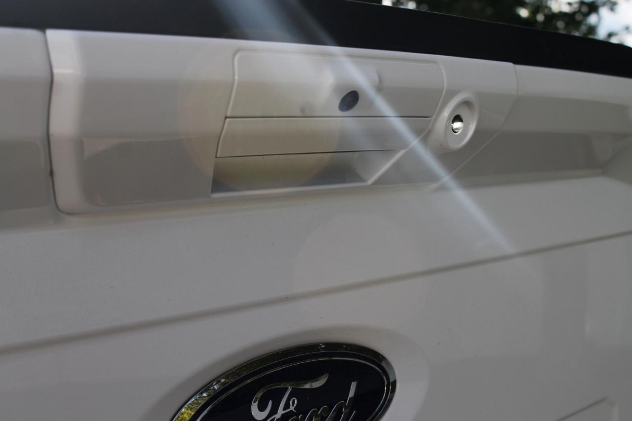 Ford F-150 SuperCrew Crew Cab 139" Lariat 4WD 2022
