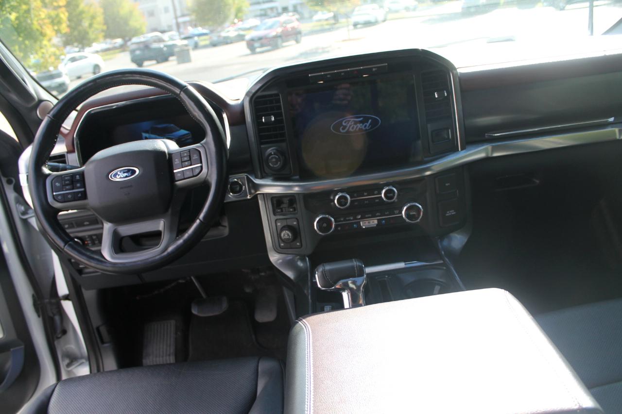 Ford F-150 SuperCrew Crew Cab 139" Lariat 4WD 2022
