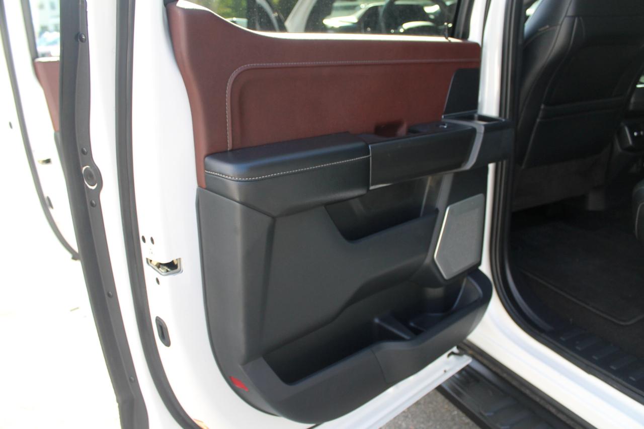 Ford F-150 SuperCrew Crew Cab 139" Lariat 4WD 2022