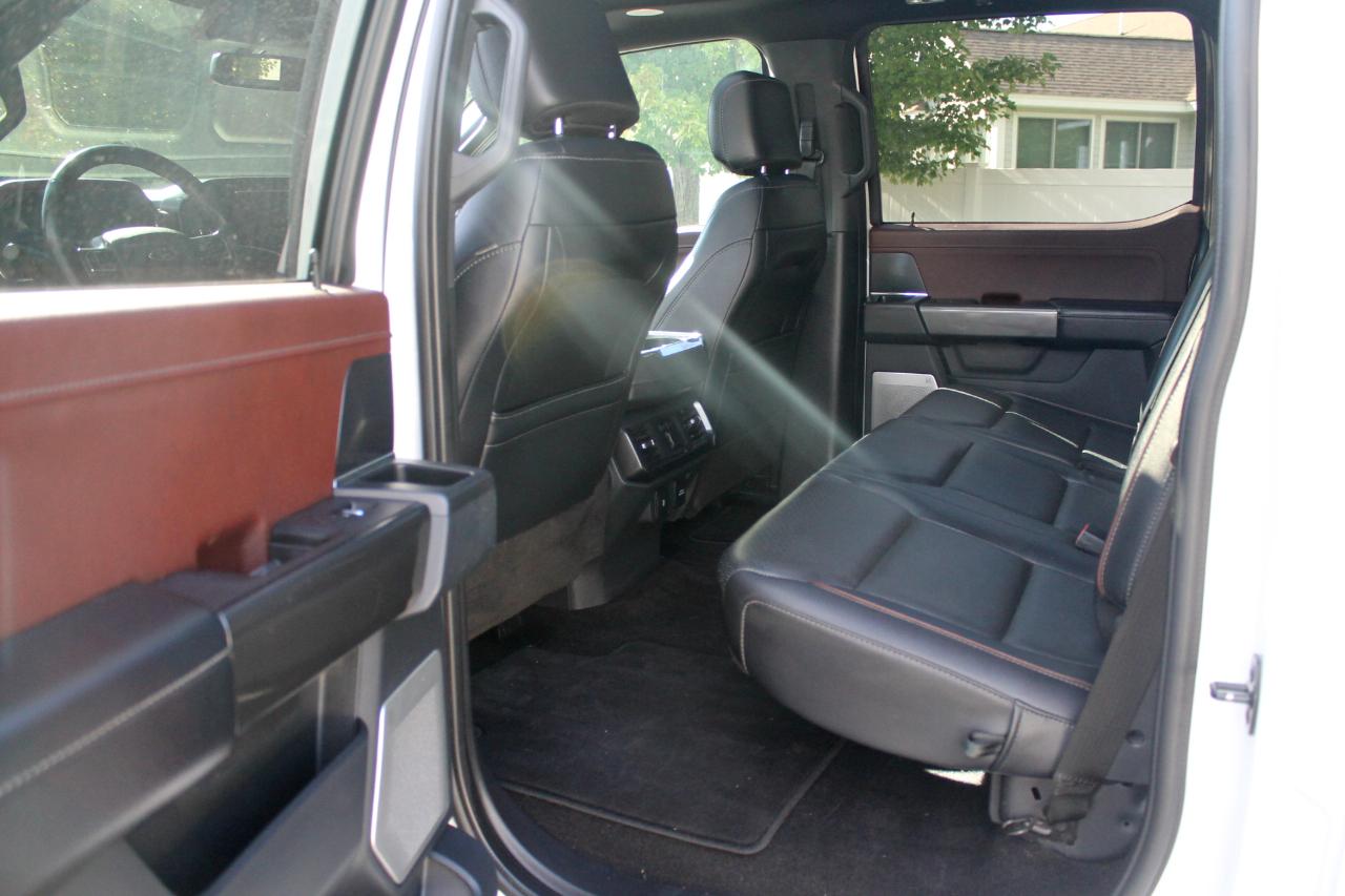 Ford F-150 SuperCrew Crew Cab 139" Lariat 4WD 2022
