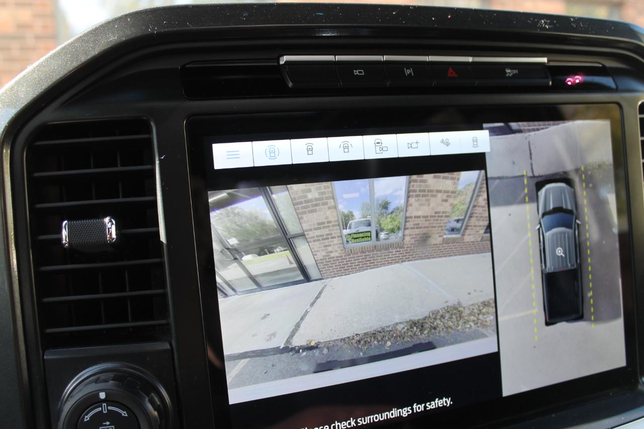 Ford F-150 SuperCrew Crew Cab 139" Lariat 4WD 2022