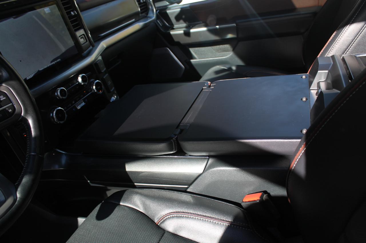 Ford F-150 SuperCrew Crew Cab 139" Lariat 4WD 2022