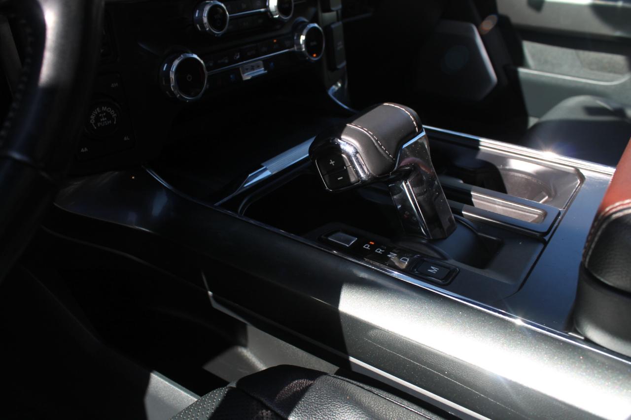Ford F-150 SuperCrew Crew Cab 139" Lariat 4WD 2022