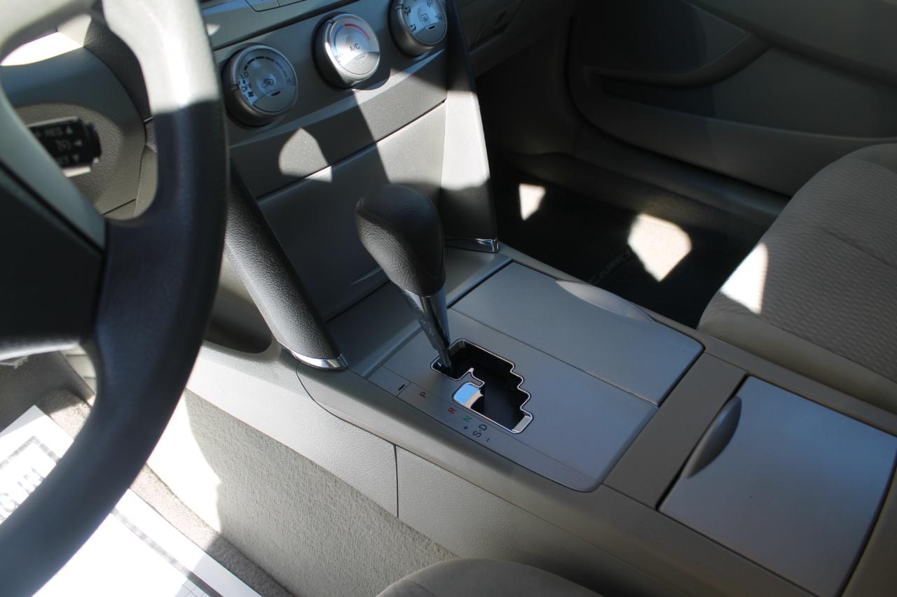 Toyota Camry Base 6-Spd AT 2011