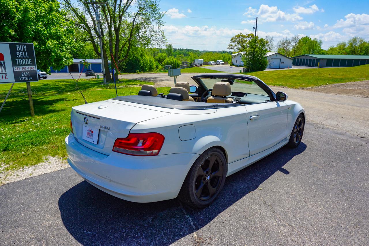 BMW 1 Series 2dr Conv 128i SULEV 2012
