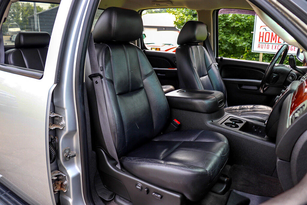 Chevrolet Silverado 1500 4WD Crew Cab 143.5" LTZ 2011 Chevrolet Silverado 1500 4WD Crew Cab 143.5" LTZ 2011