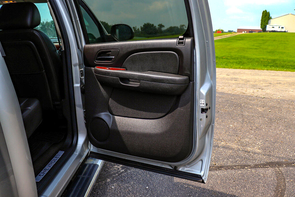 Chevrolet Silverado 1500 4WD Crew Cab 143.5" LTZ 2011 Chevrolet Silverado 1500 4WD Crew Cab 143.5" LTZ 2011