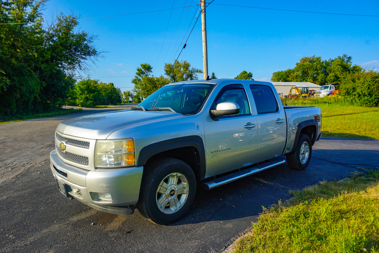 Chevrolet Silverado 1500 4WD Crew Cab 143.5" LTZ 2011 Chevrolet Silverado 1500 4WD Crew Cab 143.5" LTZ 2011