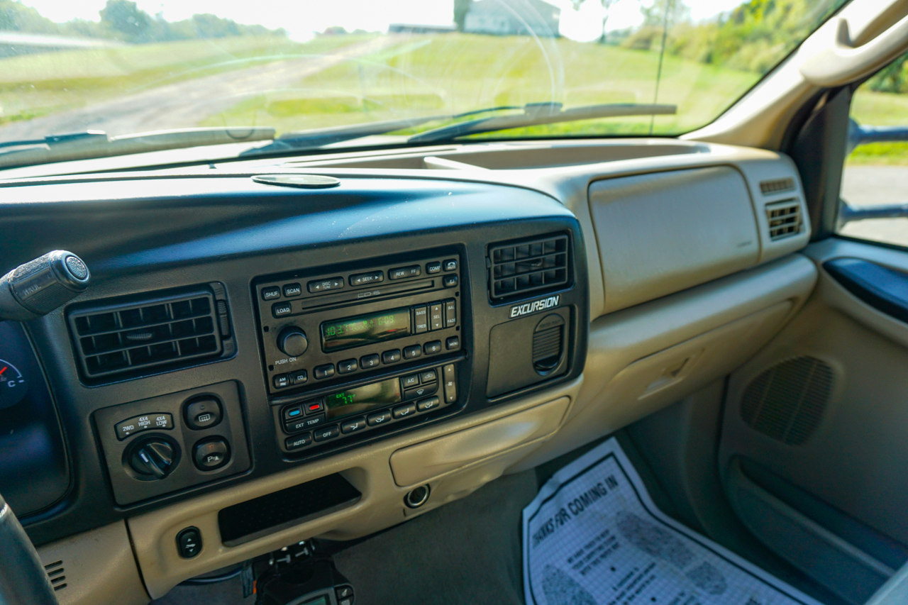 Ford Excursion 137" WB 6.0L Limited 4WD 2005 Ford Excursion 137" WB 6.0L Limited 4WD 2005