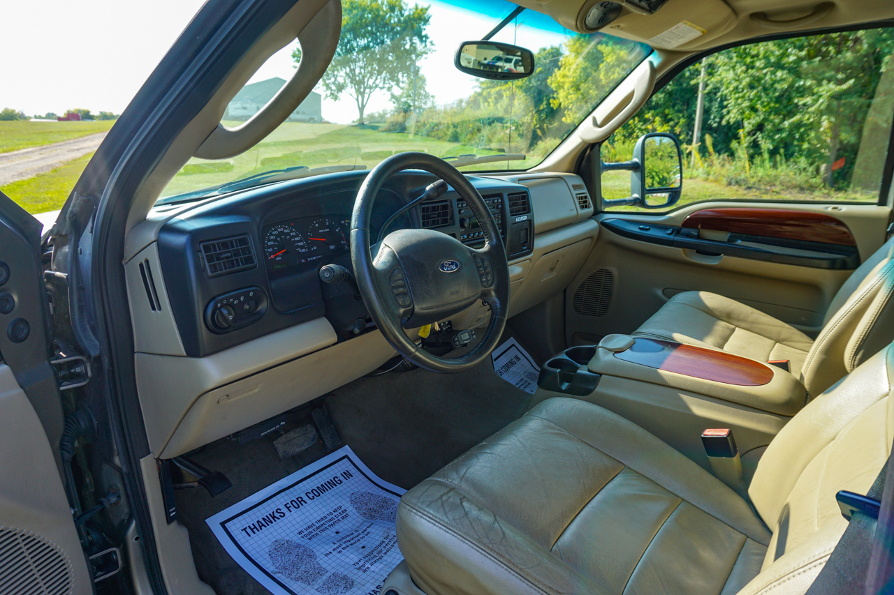 Ford Excursion 137" WB 6.0L Limited 4WD 2005 Ford Excursion 137" WB 6.0L Limited 4WD 2005