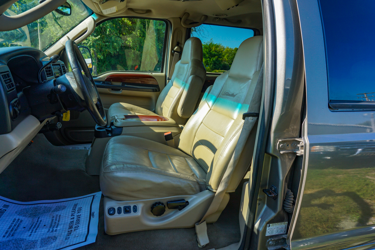 Ford Excursion 137" WB 6.0L Limited 4WD 2005 Ford Excursion 137" WB 6.0L Limited 4WD 2005