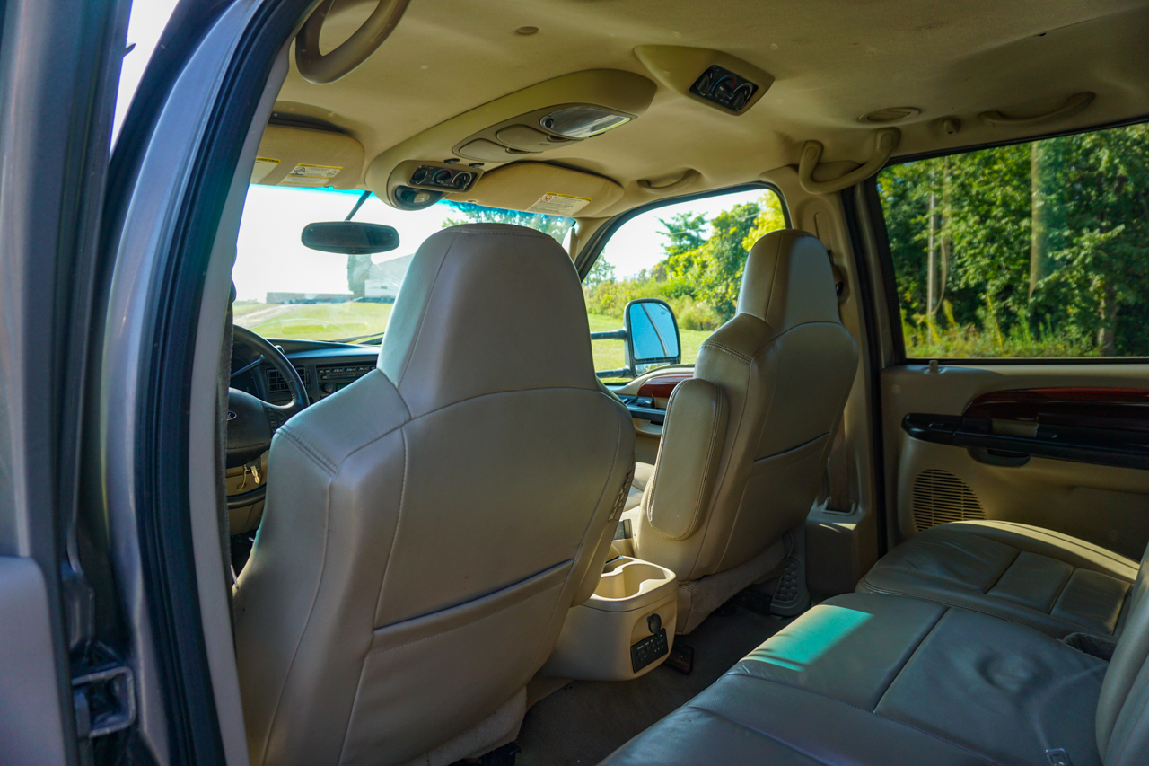 Ford Excursion 137" WB 6.0L Limited 4WD 2005 Ford Excursion 137" WB 6.0L Limited 4WD 2005