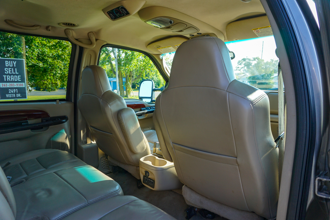 Ford Excursion 137" WB 6.0L Limited 4WD 2005 Ford Excursion 137" WB 6.0L Limited 4WD 2005