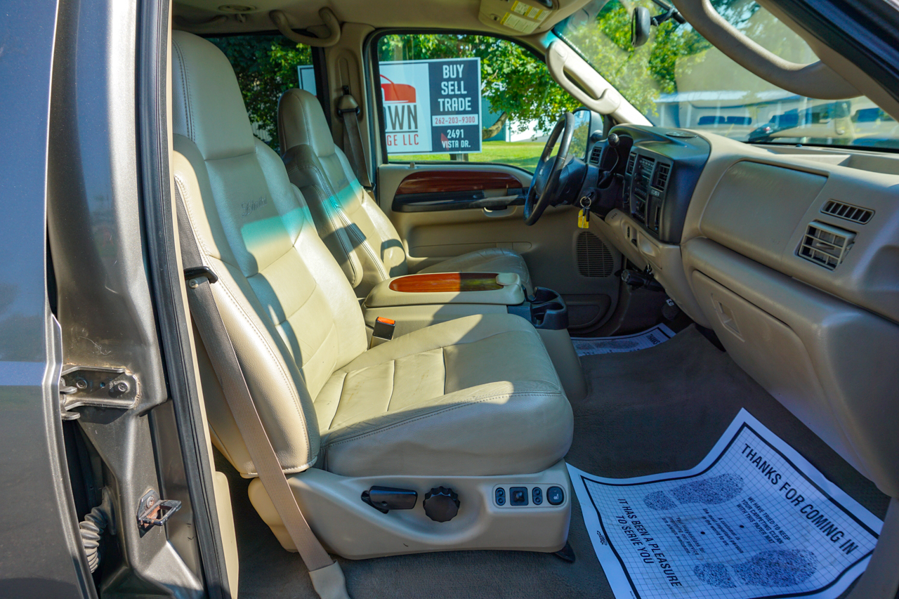 Ford Excursion 137" WB 6.0L Limited 4WD 2005 Ford Excursion 137" WB 6.0L Limited 4WD 2005