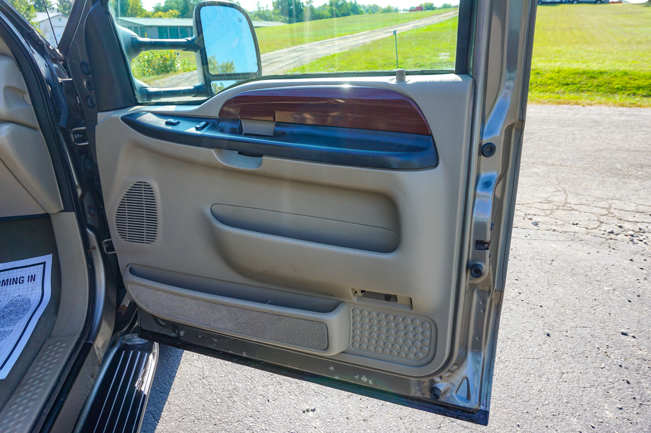 Ford Excursion 137" WB 6.0L Limited 4WD 2005 Ford Excursion 137" WB 6.0L Limited 4WD 2005