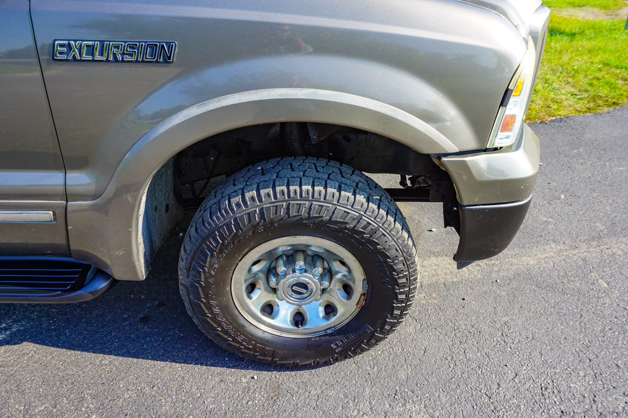 Ford Excursion 137" WB 6.0L Limited 4WD 2005 Ford Excursion 137" WB 6.0L Limited 4WD 2005