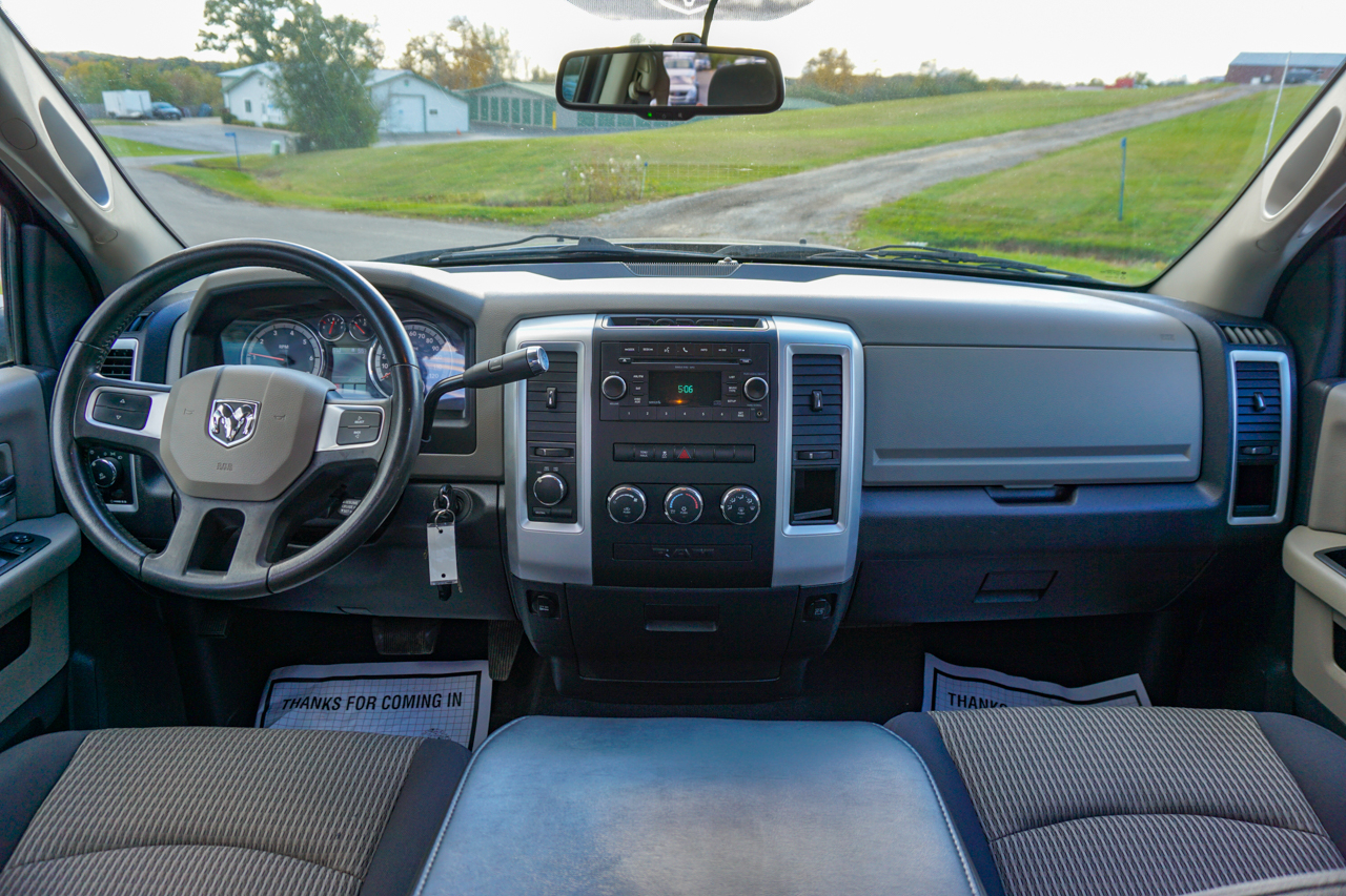 Dodge Ram 1500 4WD Quad Cab 140.5" SLT 2010 Dodge Ram 1500 4WD Quad Cab 140.5" SLT 2010