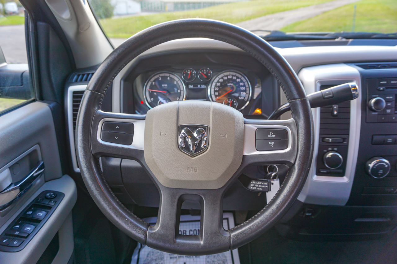 Dodge Ram 1500 4WD Quad Cab 140.5" SLT 2010 Dodge Ram 1500 4WD Quad Cab 140.5" SLT 2010