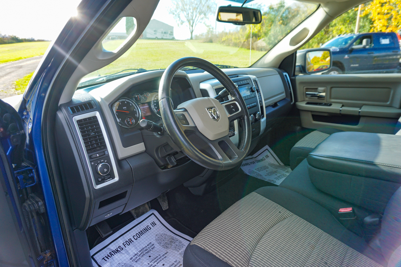 Dodge Ram 1500 4WD Quad Cab 140.5" SLT 2010 Dodge Ram 1500 4WD Quad Cab 140.5" SLT 2010