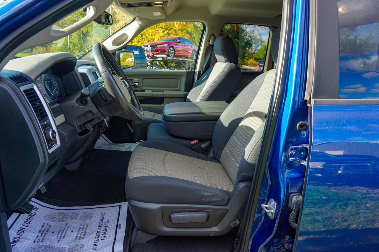 Dodge Ram 1500 4WD Quad Cab 140.5" SLT 2010 Dodge Ram 1500 4WD Quad Cab 140.5" SLT 2010