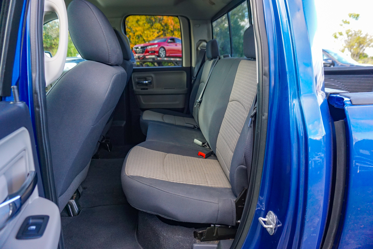 Dodge Ram 1500 4WD Quad Cab 140.5" SLT 2010 Dodge Ram 1500 4WD Quad Cab 140.5" SLT 2010