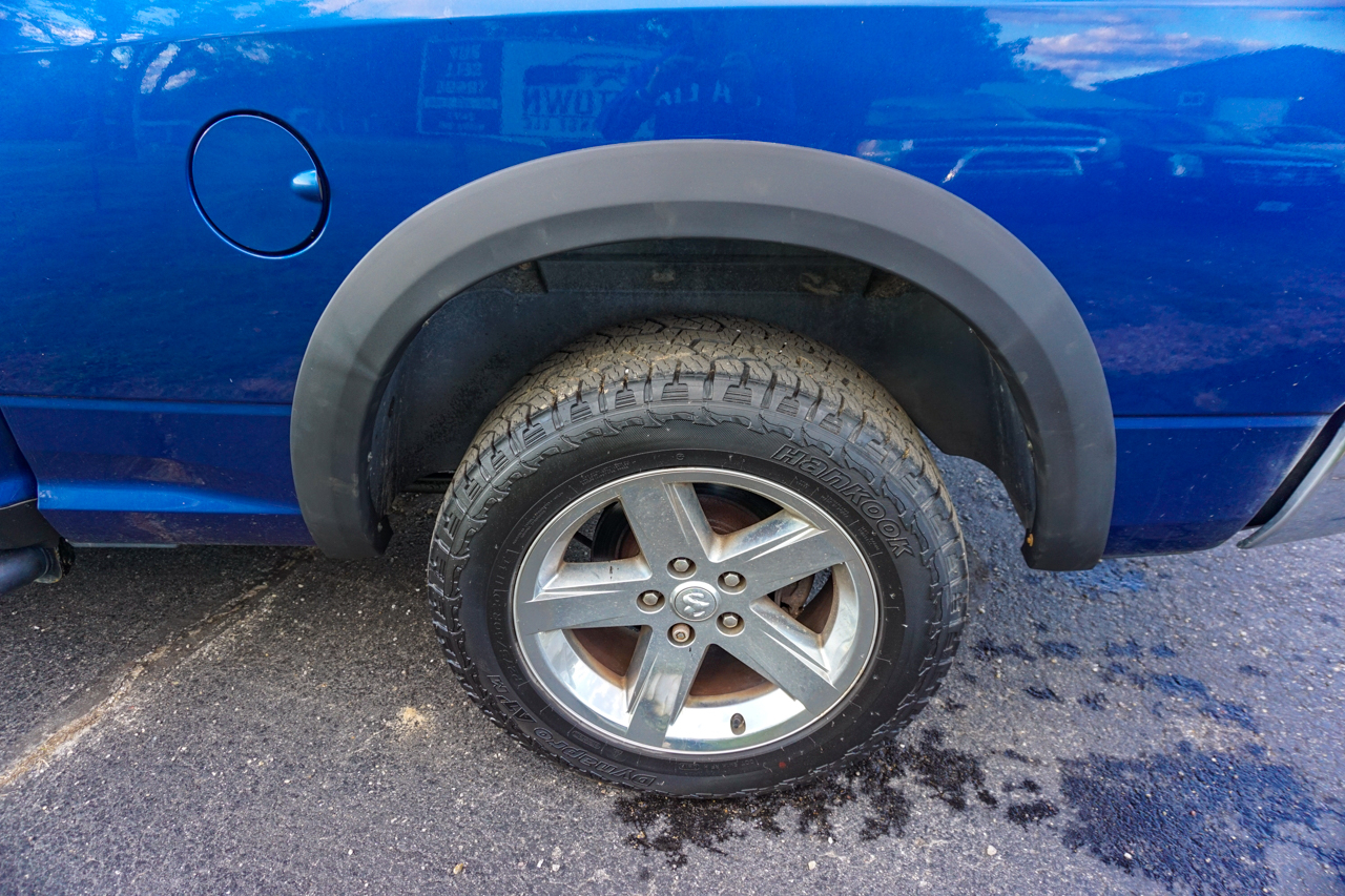 Dodge Ram 1500 4WD Quad Cab 140.5" SLT 2010 Dodge Ram 1500 4WD Quad Cab 140.5" SLT 2010