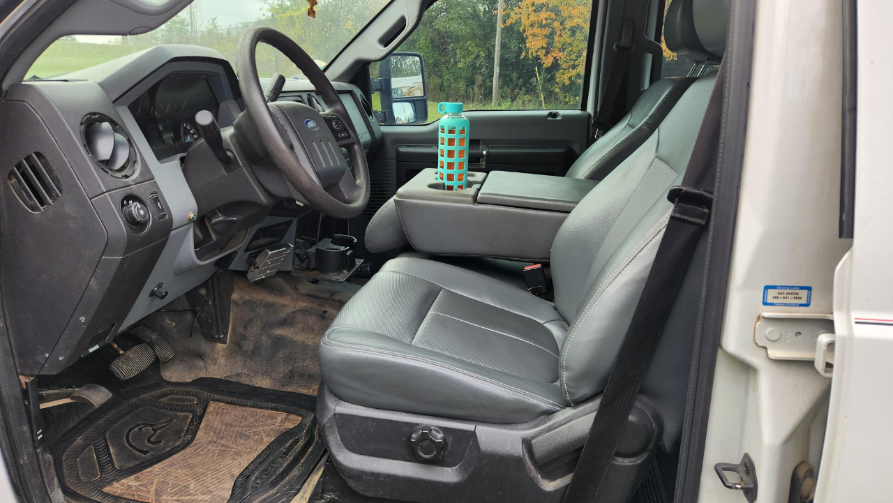 Ford Super Duty F-250 SRW 4WD Crew Cab 156" XLT 2013 Ford Super Duty F-250 SRW 4WD Crew Cab 156" XLT 2013