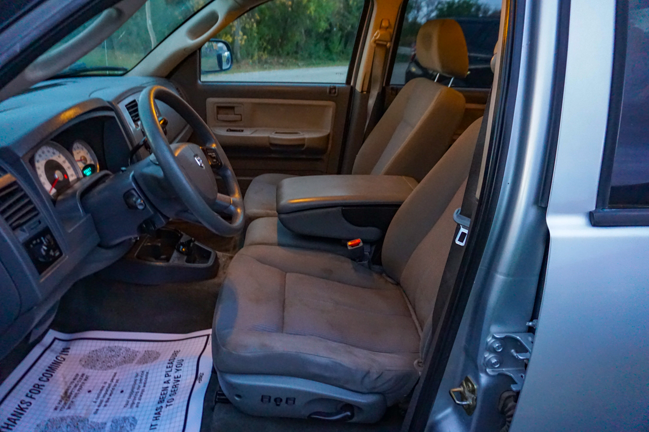 Dodge Dakota 4dr Quad Cab 131 4WD SLT 2006 Dodge Dakota 4dr Quad Cab 131 4WD SLT 2006