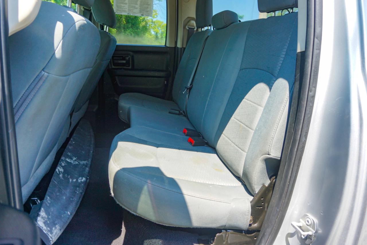 RAM 1500 Classic Express 4x4 Quad Cab 6'4" Box 2019