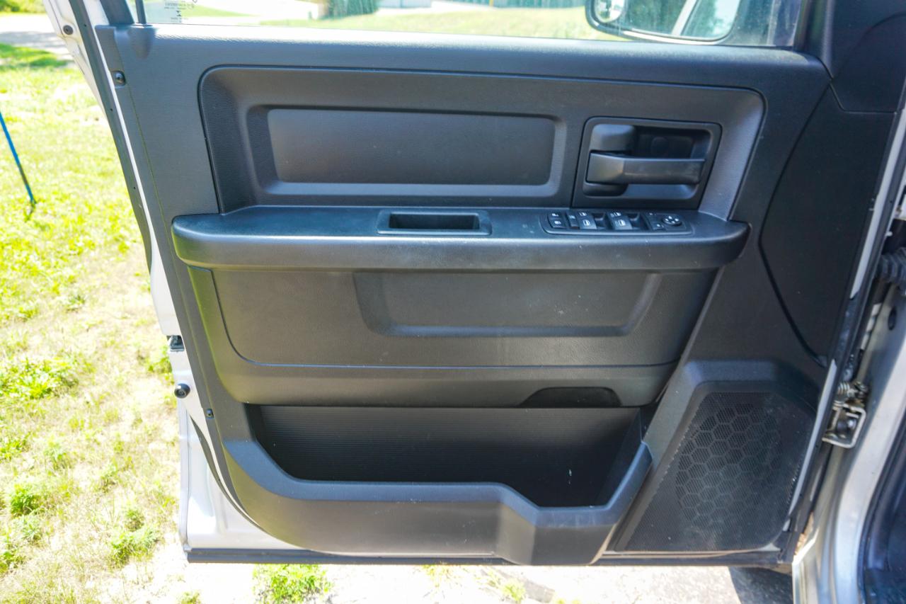 RAM 1500 Classic Express 4x4 Quad Cab 6'4" Box 2019