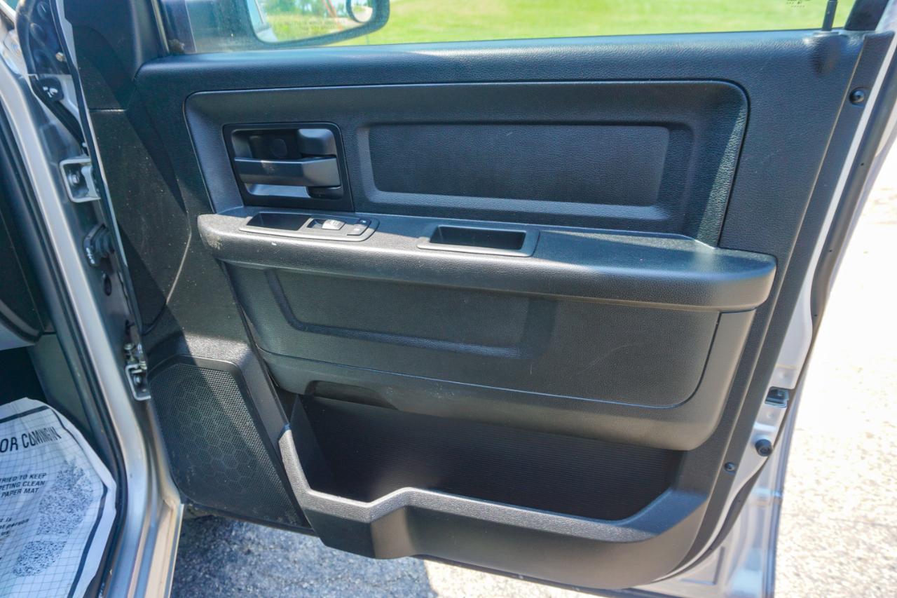 RAM 1500 Classic Express 4x4 Quad Cab 6'4" Box 2019
