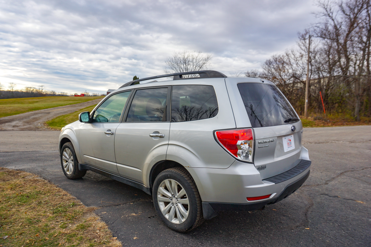 2011 Subaru Forester 2.5X Premium photo 4